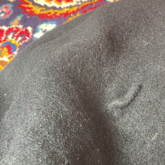 Adorable black boucle wool French beret was 1980s costume piece - Picture 3 of 3